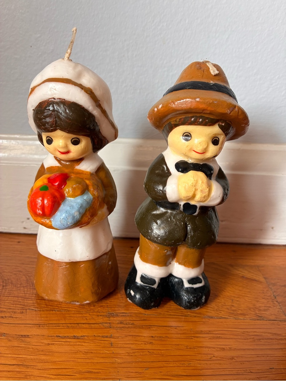 Vintage Thanksgiving Pilgrim Candle Set